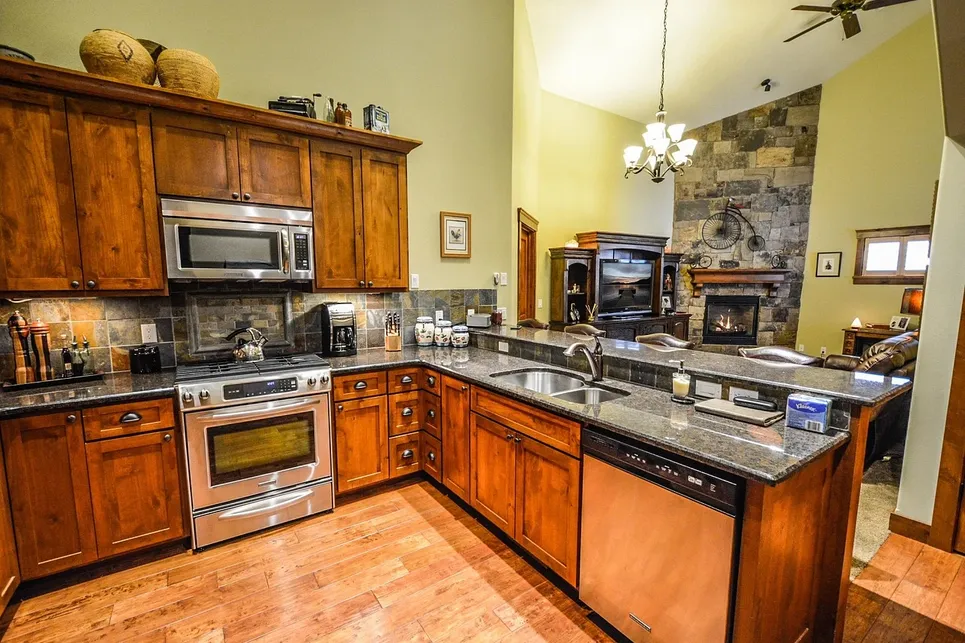 Tidy Up Your Kitchen Cabinets in 5 Easy Steps 1