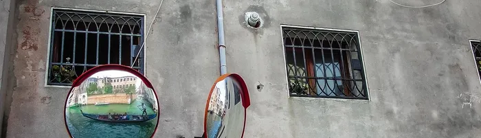 wall mirror