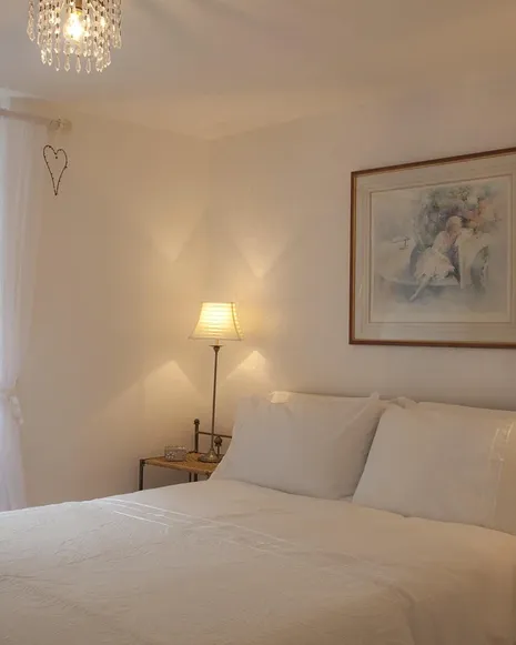 lamp on the girl bedroom